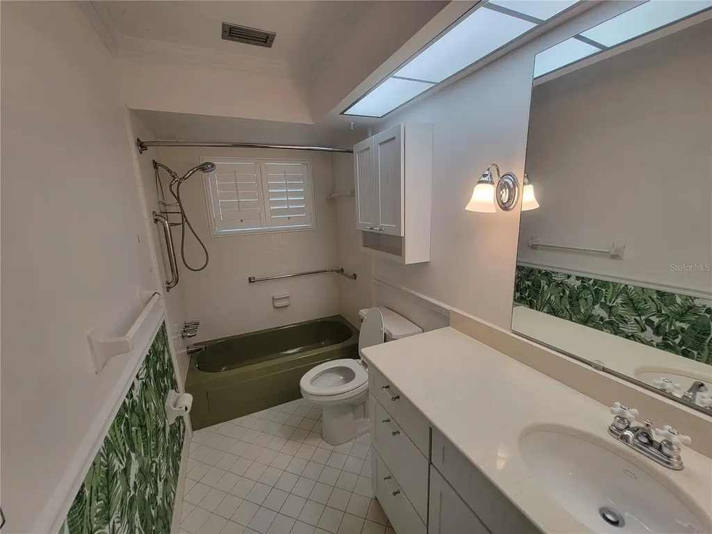 1657 S Lake Avenue Clearwater FL 33756