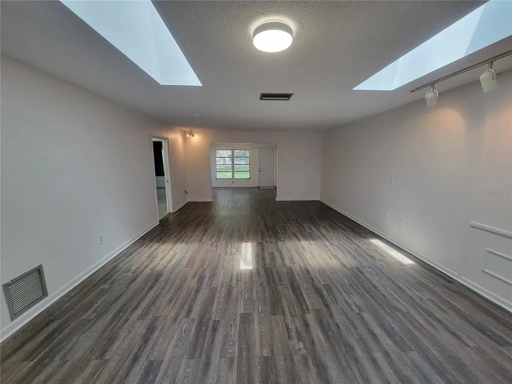 1657 S Lake Avenue Clearwater FL 33756
