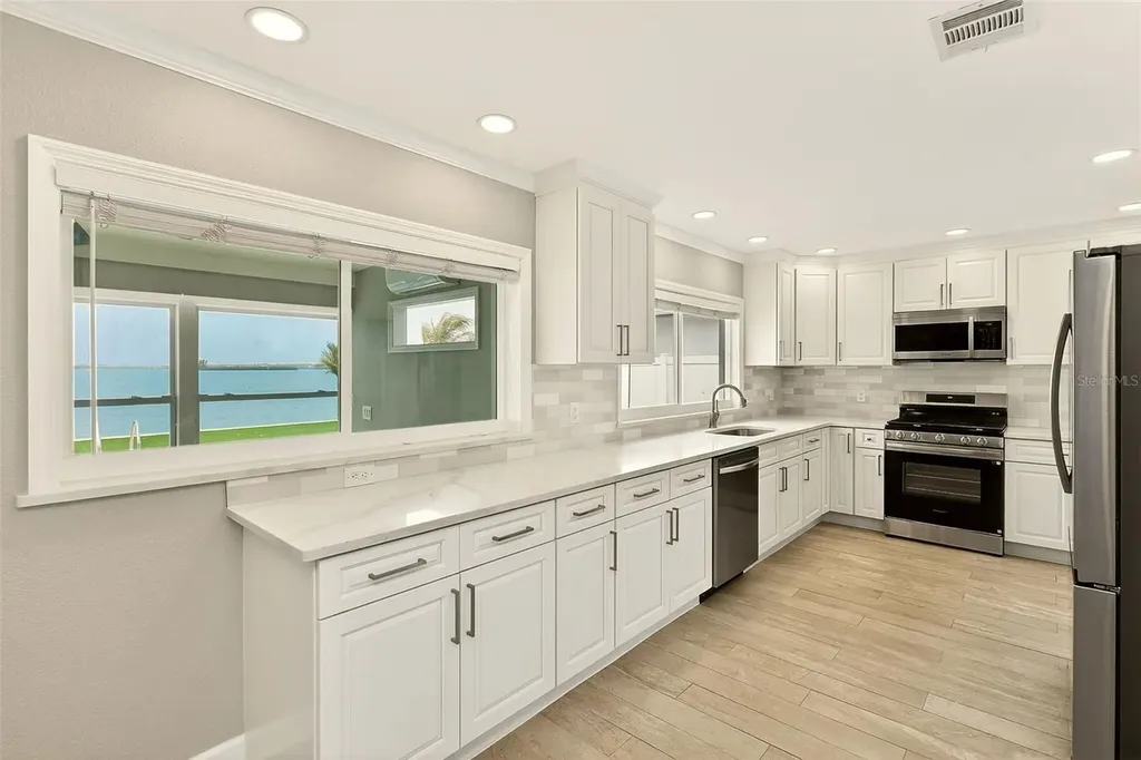 5434 Oakhurst Drive Seminole FL 33772