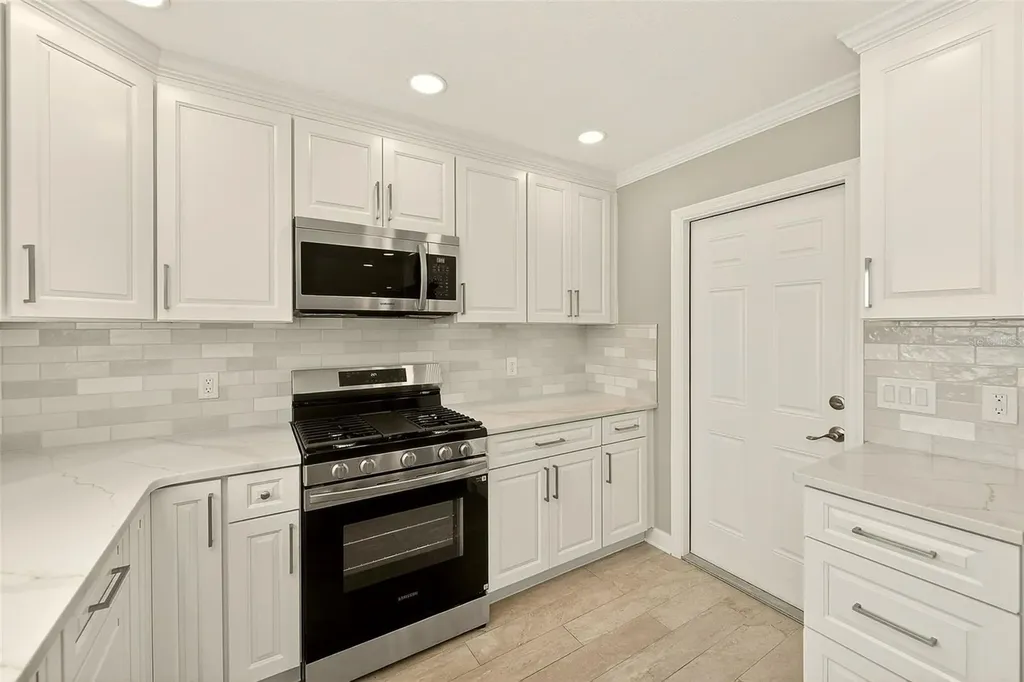 5434 Oakhurst Drive Seminole FL 33772
