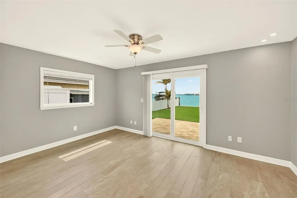 5434 Oakhurst Drive Seminole FL 33772