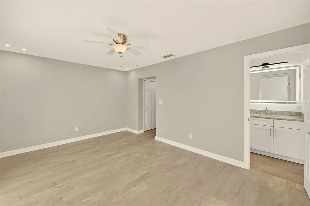 5434 Oakhurst Drive Seminole FL 33772