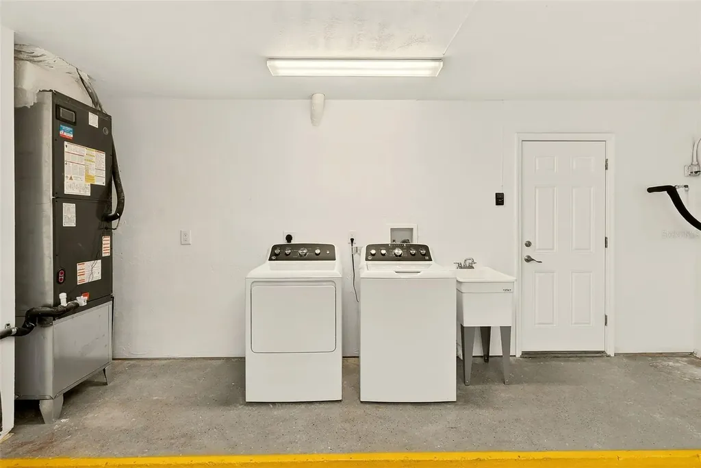 5434 Oakhurst Drive Seminole FL 33772