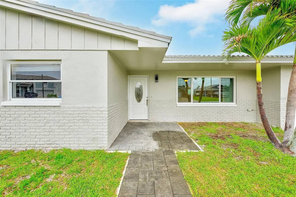 5434 Oakhurst Drive Seminole FL 33772