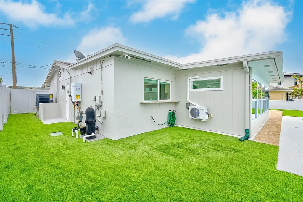 5434 Oakhurst Drive Seminole FL 33772