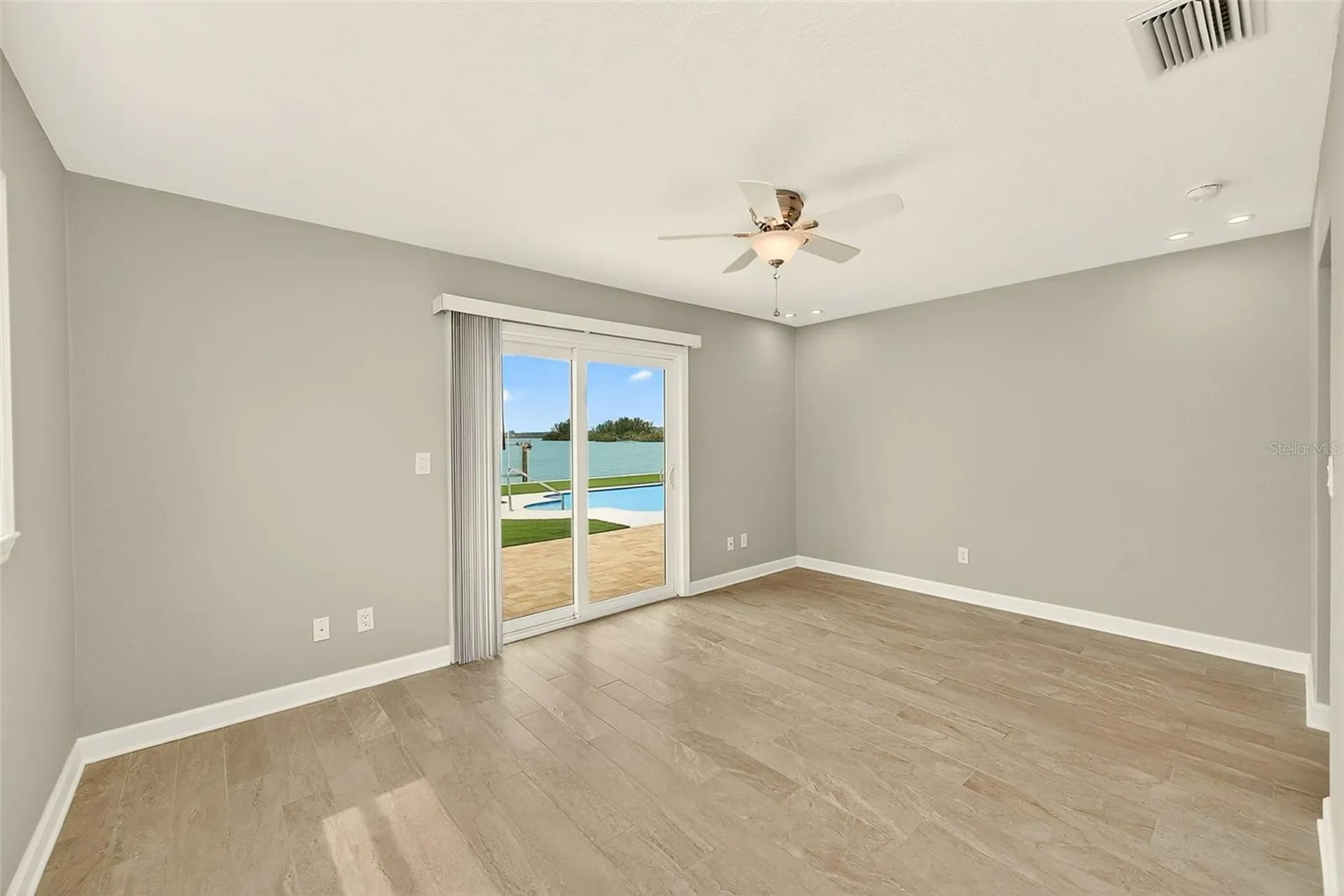 5434 Oakhurst Drive Seminole FL 33772