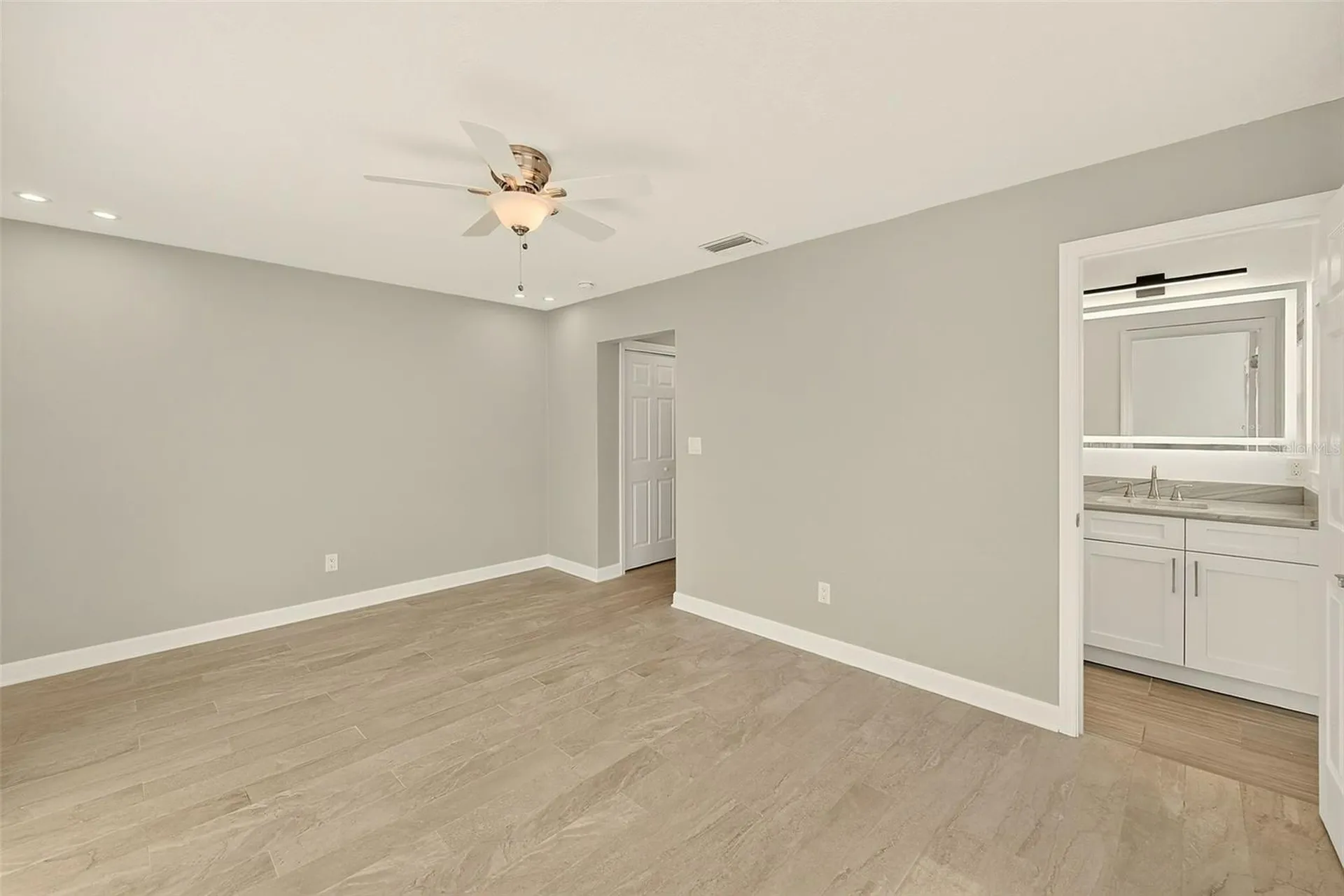 5434 Oakhurst Drive Seminole FL 33772