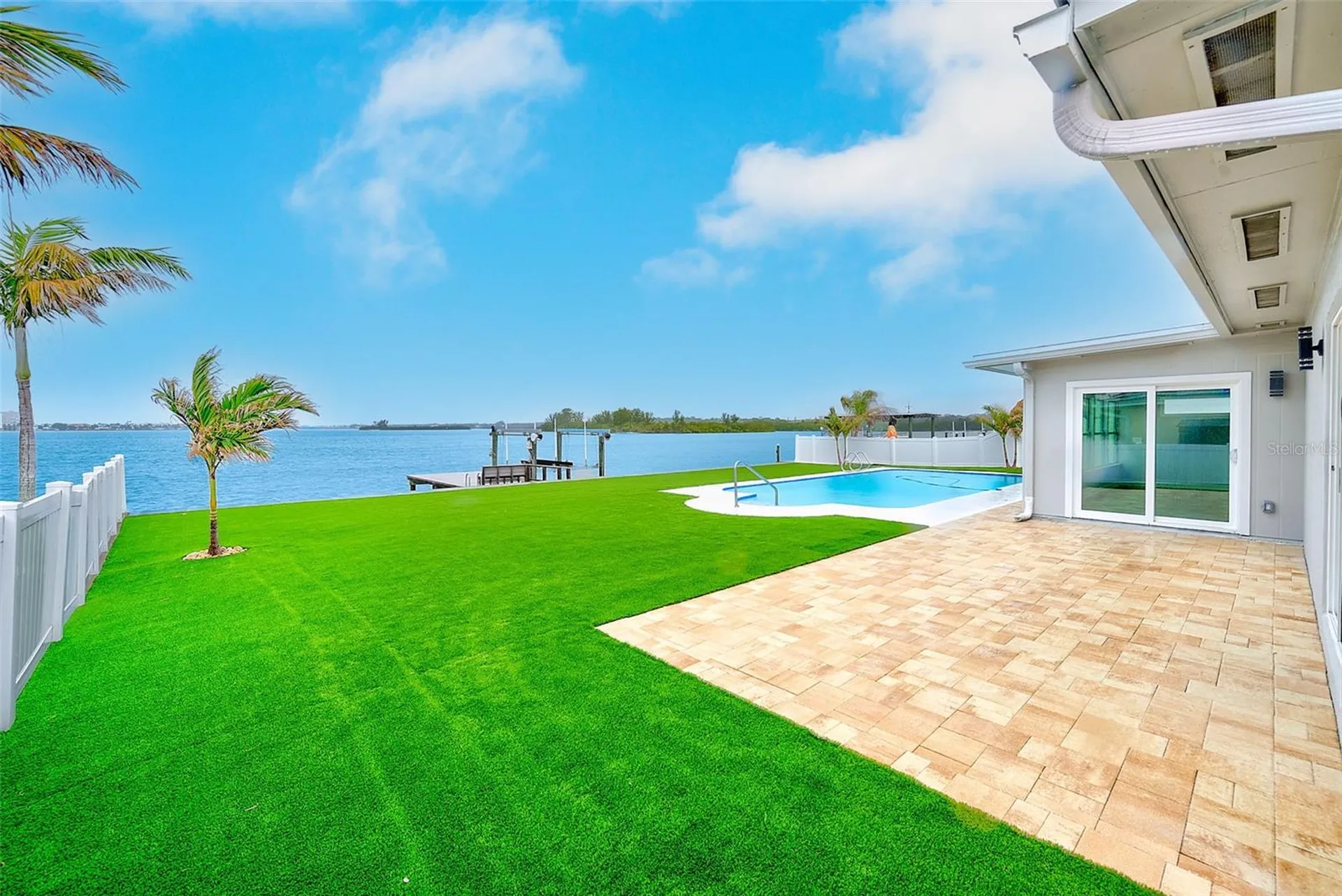 5434 Oakhurst Drive Seminole FL 33772