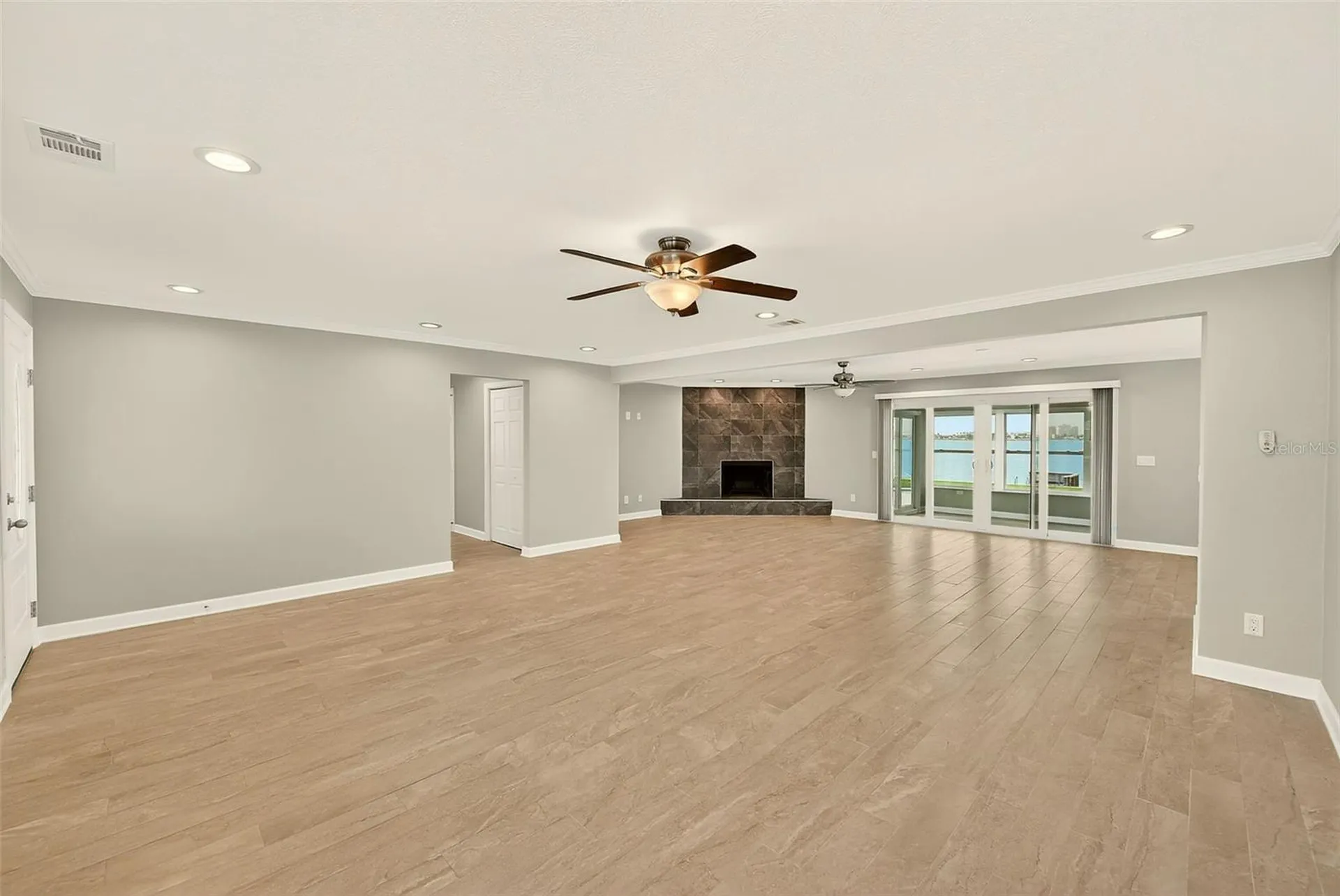 5434 Oakhurst Drive Seminole FL 33772