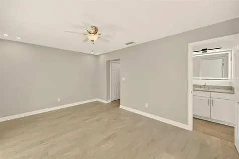 5434 Oakhurst Drive Seminole FL 33772