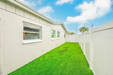 5434 Oakhurst Drive Seminole FL 33772