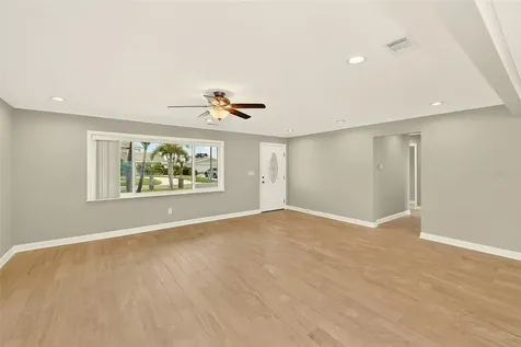 5434 Oakhurst Drive Seminole FL 33772