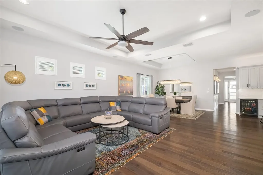 438 Whistler Glen Bradenton FL 34212