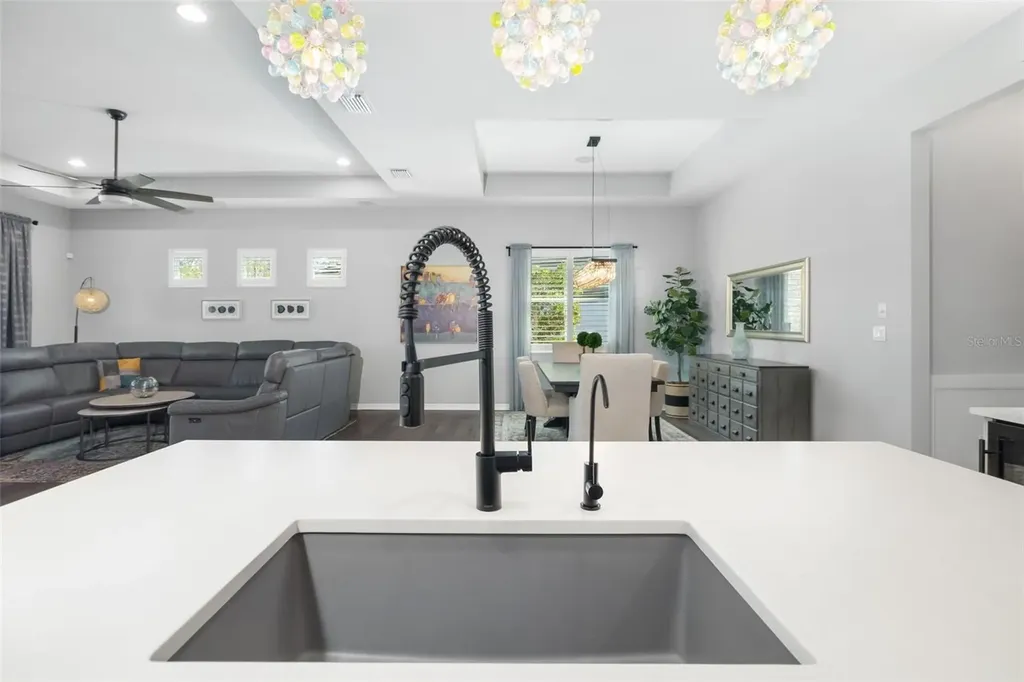 438 Whistler Glen Bradenton FL 34212