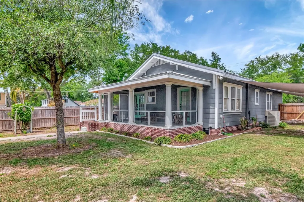 1601 E Powhatan Avenue Tampa FL 33610