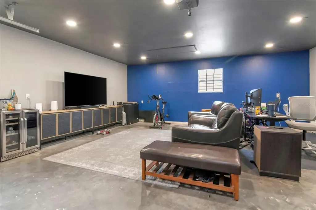 1601 E Powhatan Avenue Tampa FL 33610