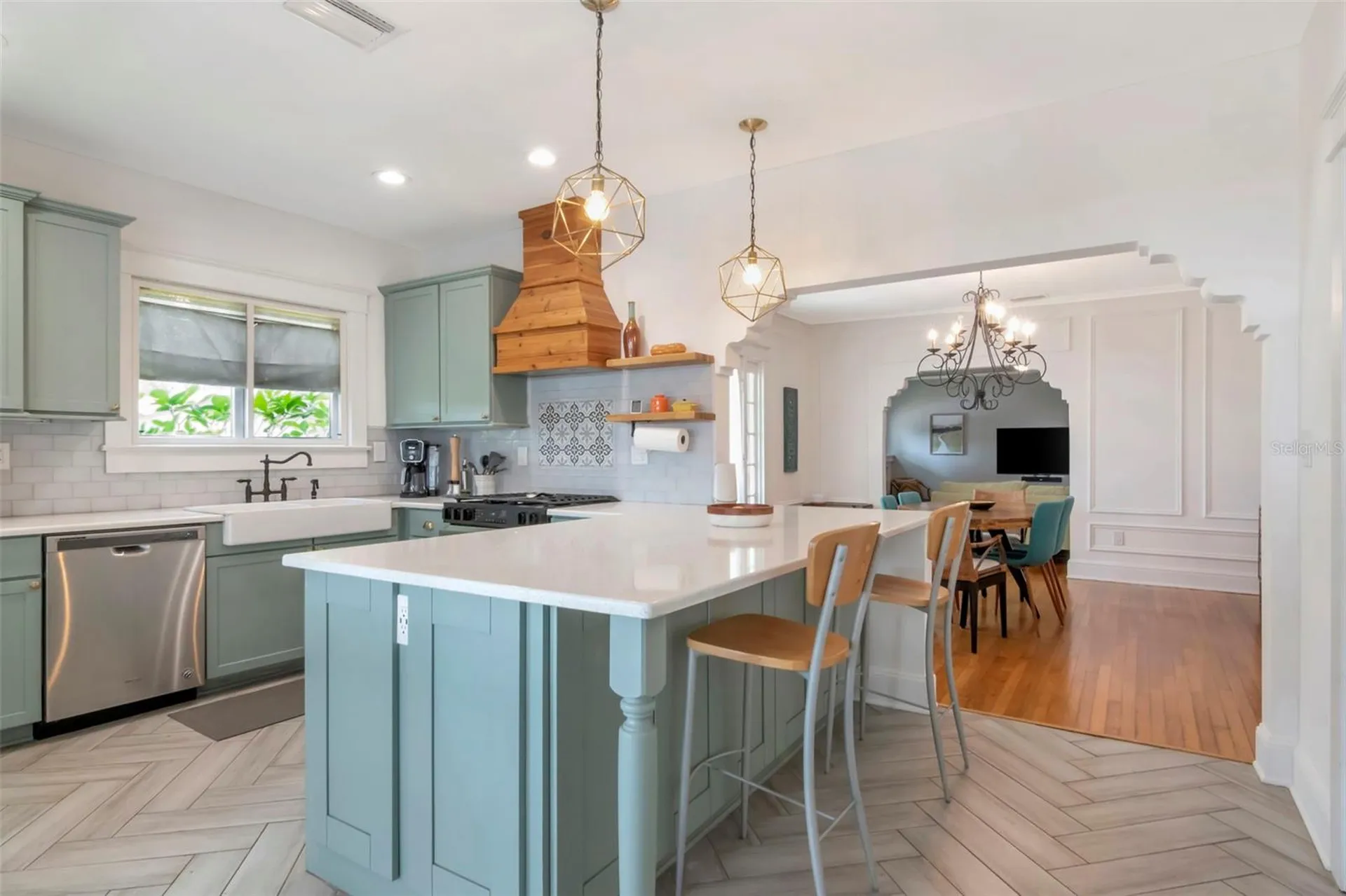 1601 E Powhatan Avenue Tampa FL 33610