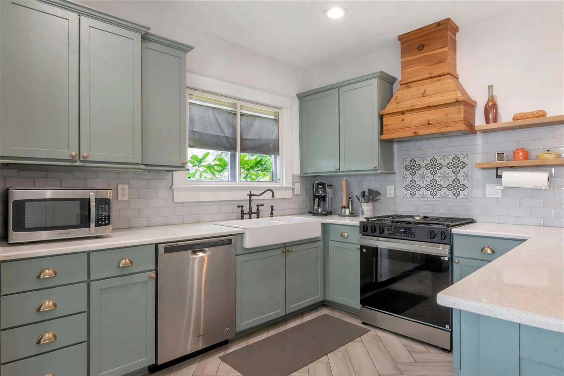 1601 E Powhatan Avenue Tampa FL 33610