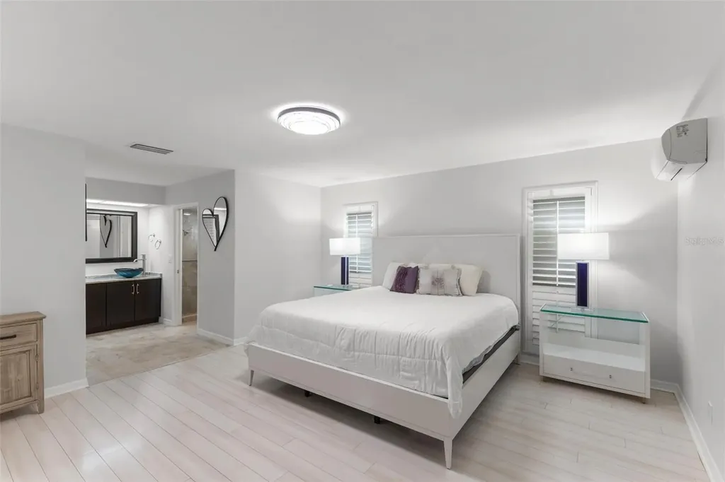 2836 Quail Hollow Road W Clearwater FL 33761