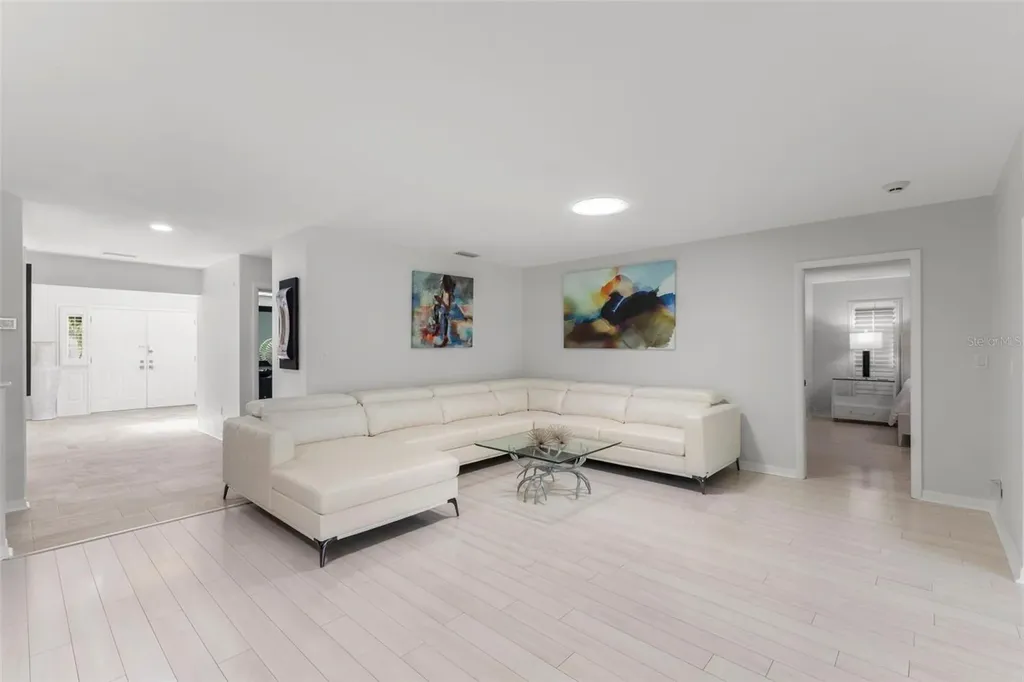 2836 Quail Hollow Road W Clearwater FL 33761