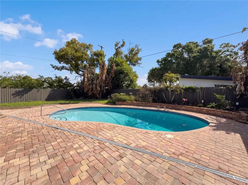 51 Oakleigh Lane Maitland FL 32751