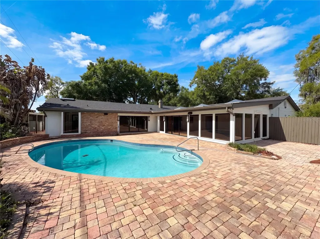 51 Oakleigh Lane Maitland FL 32751