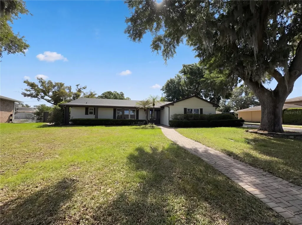 51 Oakleigh Lane Maitland FL 32751
