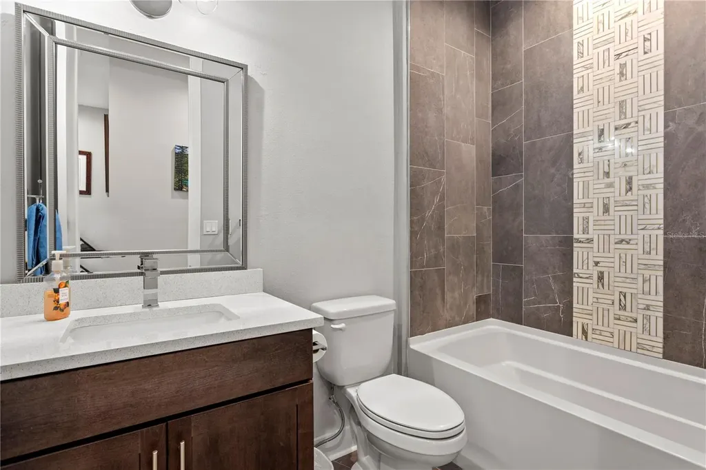 2521 11th Place N St Petersburg FL 33713