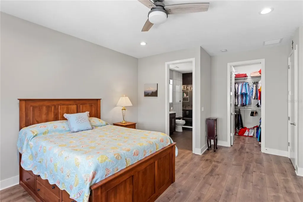 2521 11th Place N St Petersburg FL 33713