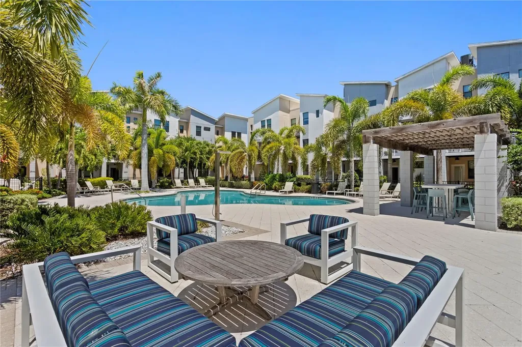 2521 11th Place N St Petersburg FL 33713