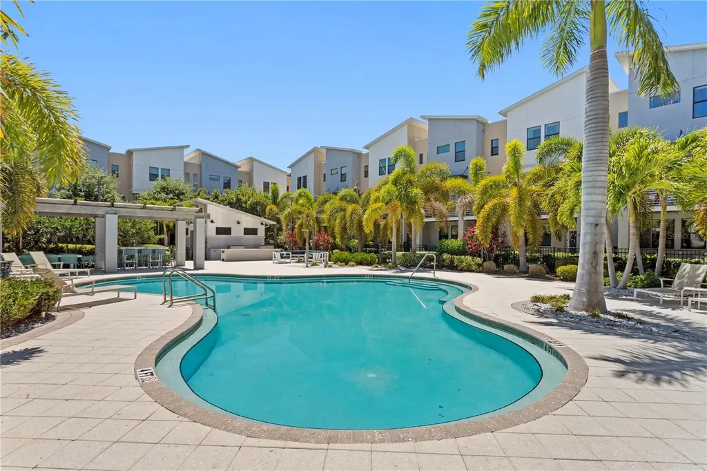 2521 11th Place N St Petersburg FL 33713
