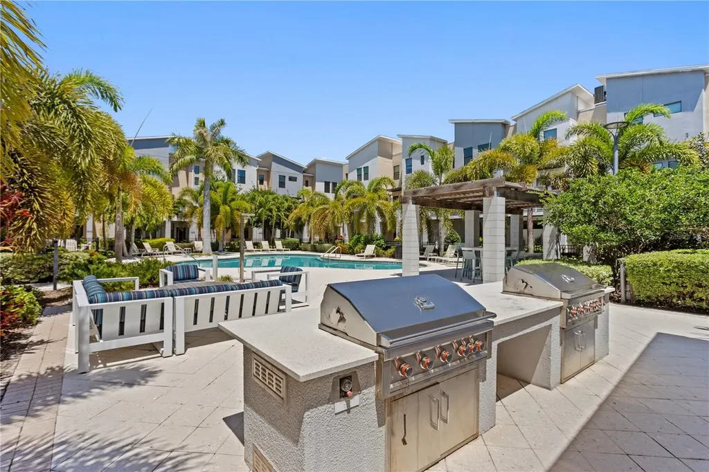 2521 11th Place N St Petersburg FL 33713
