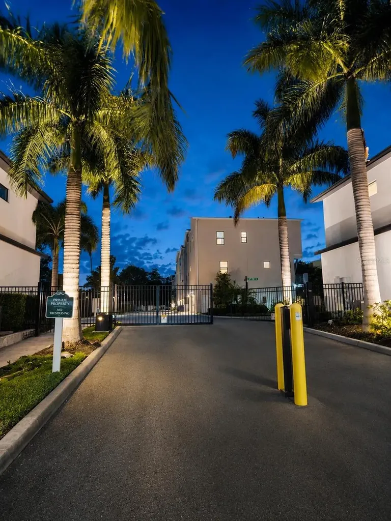 2521 11th Place N St Petersburg FL 33713