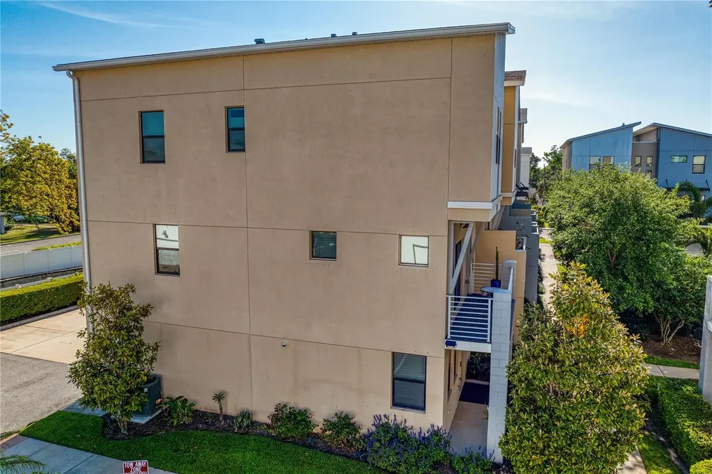 2521 11th Place N St Petersburg FL 33713