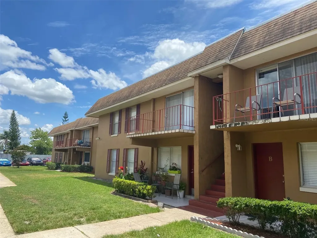 925 W Oak Ridge Road Orlando FL 32809