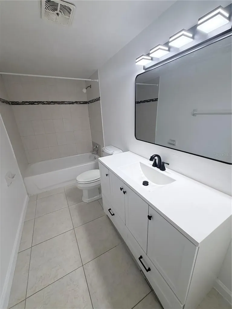 925 W Oak Ridge Road Orlando FL 32809