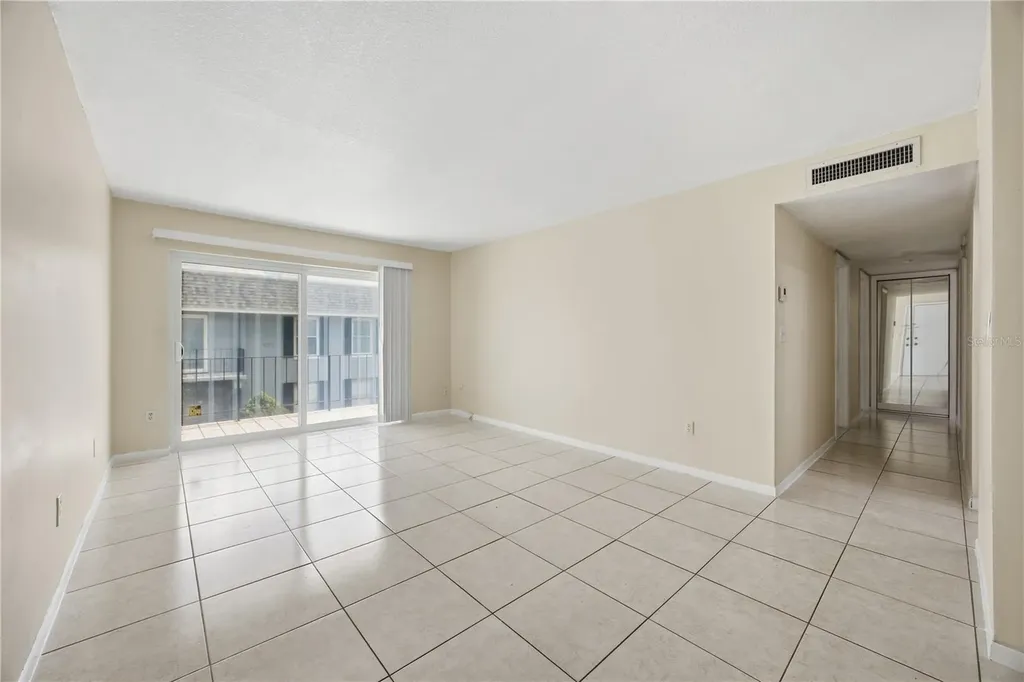 925 W Oak Ridge Road Orlando FL 32809