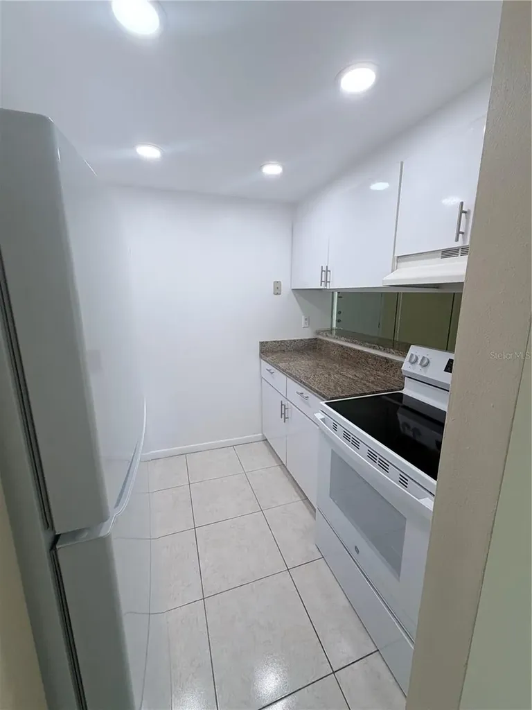 925 W Oak Ridge Road Orlando FL 32809