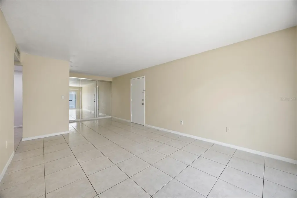 925 W Oak Ridge Road Orlando FL 32809