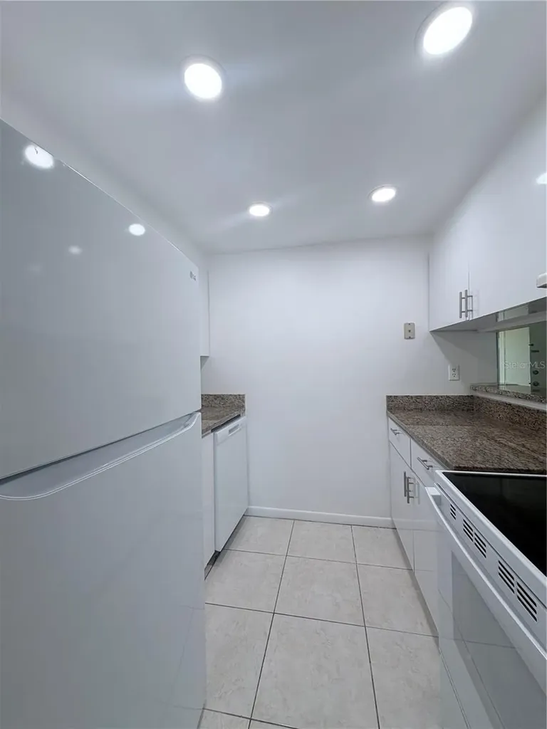 925 W Oak Ridge Road Orlando FL 32809