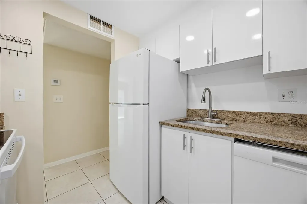 925 W Oak Ridge Road Orlando FL 32809