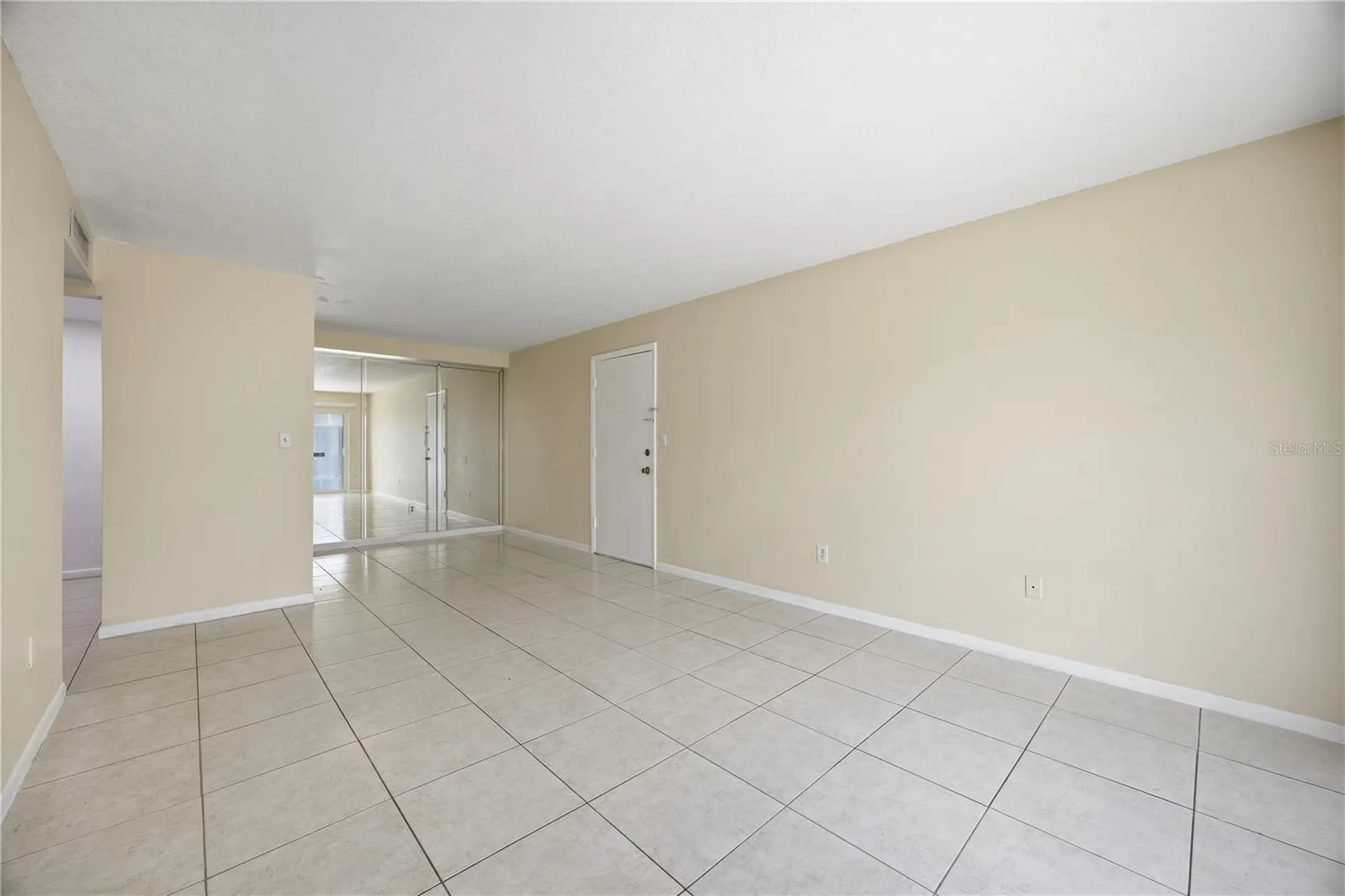 925 W Oak Ridge Road Orlando FL 32809