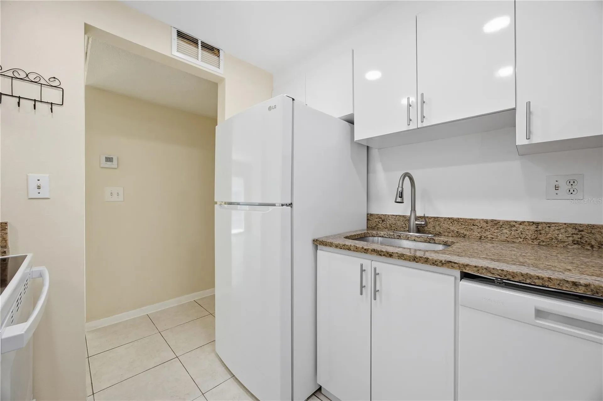925 W Oak Ridge Road Orlando FL 32809