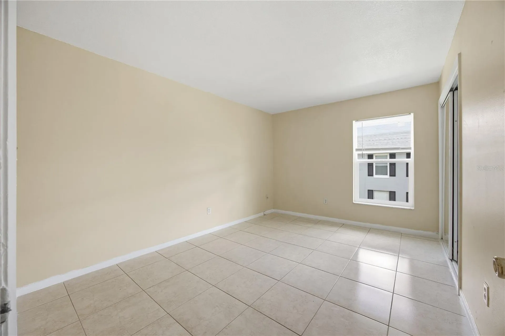 925 W Oak Ridge Road Orlando FL 32809
