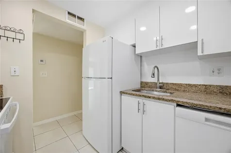 925 W Oak Ridge Road Orlando FL 32809