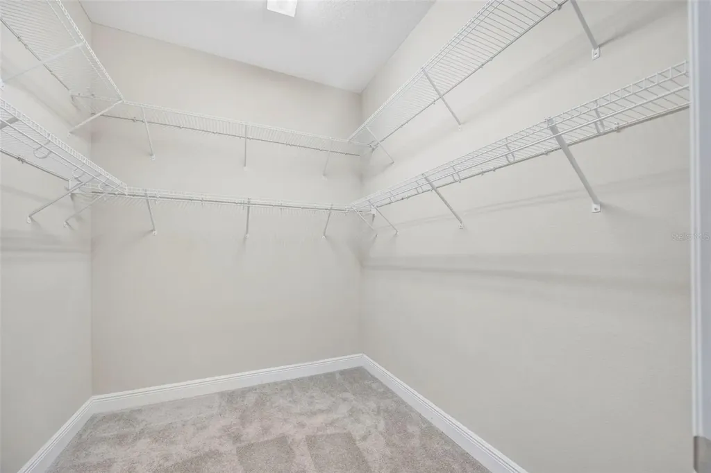 5201 Sparrowglen Place Lithia FL 33547