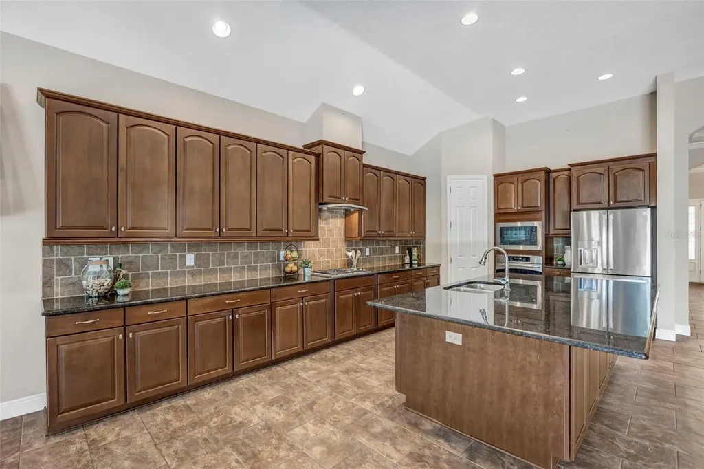 5201 Sparrowglen Place Lithia FL 33547