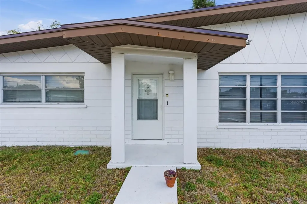 11830 86th Avenue Seminole FL 33772