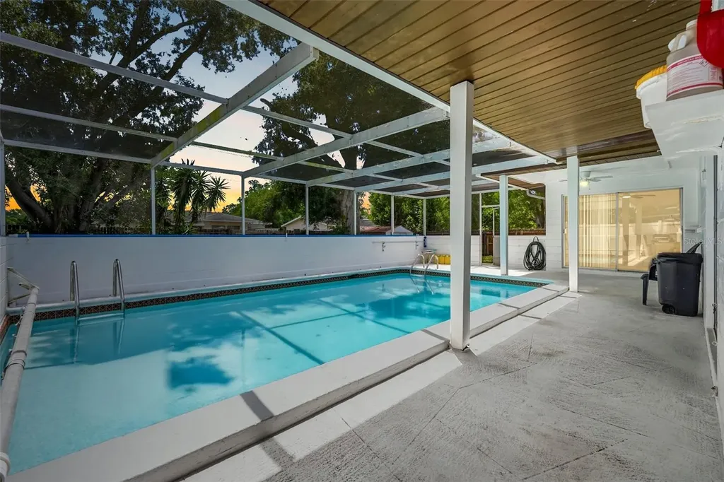 11830 86th Avenue Seminole FL 33772