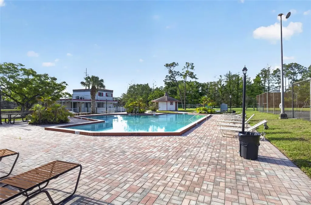 5916 Village Circle Orlando FL 32822